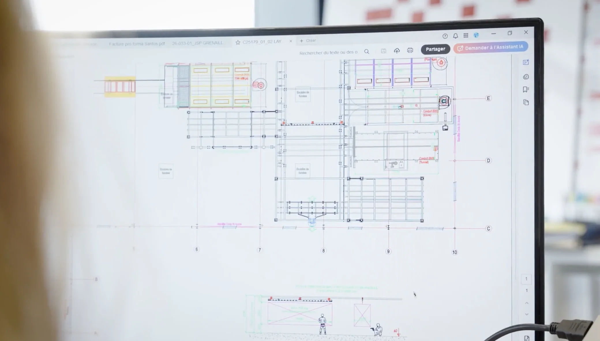 Plan technique détaillé affiché sur un écran d’ordinateur